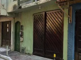 Casa com garagem no coração de Arraial!