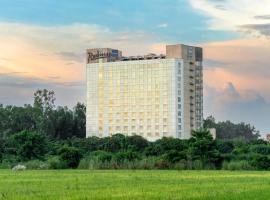 Radisson Blu Hotel, Greater Noida, hotel s&nbsp;v&iacute;řivkou v destinaci Greater Noida