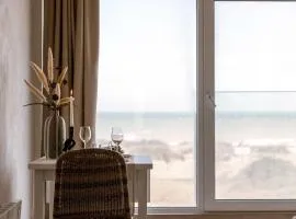 Huswell - Modern studio with magnificent seaview