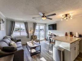 Snowshoe Ski In Ski Out Renovated 2BR