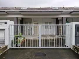 Nah's Homestay Puncak Alam
