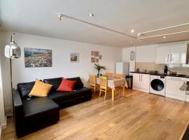 Modern Apartment overlooking Andover High Street、アンドーバーのホテル