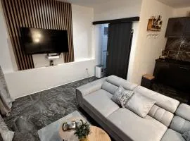 La Monique - Luxury Nautical Apartment