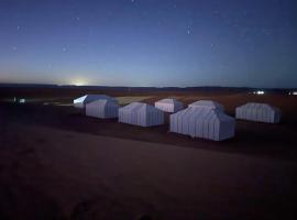 Arawan Luxury Desert Camp at Erg Lihoudi, ξενοδοχείο σε Mhamid