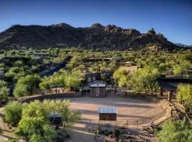 Charming 1BR Casita with Pickleball and Floating Tub