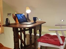 Cosy Suite with Private Access in London Putney, hotel di London