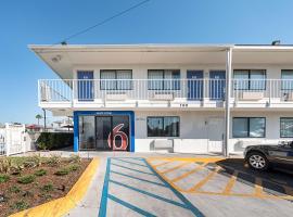 Motel 6, hotel near McAllen-Miller International Airport - MFE, McAllen