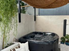 Le Veloutier, hotel v destinaci Maison Henou