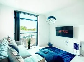 Sleek one-bedroom apartment next to Leeds Arena