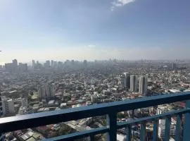 Heart of Makati, Fully furnished condo, cbd central location