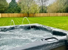 Marzion House with Hot Tub