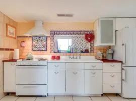 Walk Downtown Authentic Adobe Home in Las Cruces!