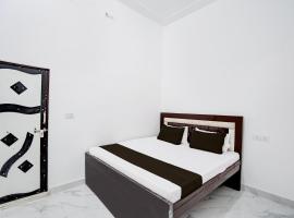 Hotel O Signature hotel，位于密拉特的酒店