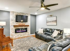 2 Mi to Dtwn Brighton Updated Home with Fenced Yard, hôtel à Brighton