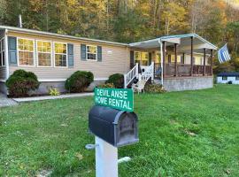 Devil Anse Home Rental, hotel in Delbarton