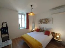 Appart 2 Chambres, Proche Gare, Wifi, Jardin, Parking