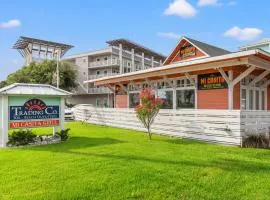 Four C's Retreat - Lavish Home with Private Boardwalk Access to the Beach