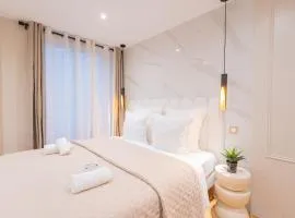 Luxurious Apartment Stylish Design - René Boulanger