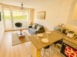 Apartamento en exclusivo barrio Lomas de san Andrés con estacionamiento