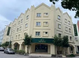 Fast Hotel Melaka Near Menara Taming Sari - 2 Mins Only