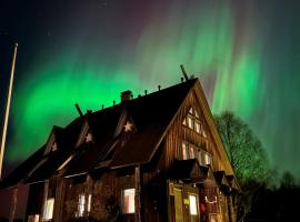 Shaman Village - Resort & Glass Igloos, hotel in Rovaniemi