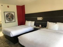 Ramada by Wyndham Temple Terrace/Tampa North, three-star hotel in Tampa