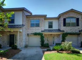 1206 Reserve Lane