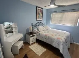 9621 San Juan - South Gate CA - Quick Drive to Hollywood & Beaches