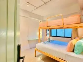 Lazy Sunday Khaosan Hotel