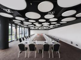 Crowne Plaza Podgorica by IHG、ポドゴリツァのホテル