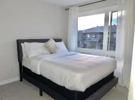 Beautiful room in Ottawa with Private bathroom