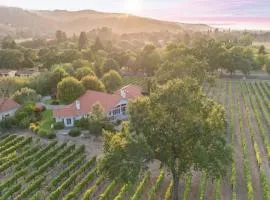 Vineyard Estate w Pool Spa Bocce Ball Mins to Wineries Park Lawndale Road by AvantStay
