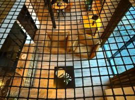 Ecrin de Charme, hotel met hottubs in Granville