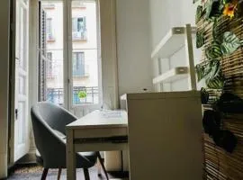 Lovely big House in Gran via - Friends & Families