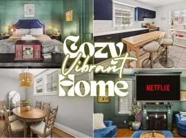 Southern Parkway Retreat Near Attractions & Dining