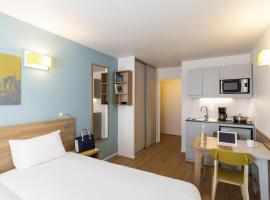 Aparthotel Adagio Access La Défense - Place Charras, hotel v destinaci Courbevoie
