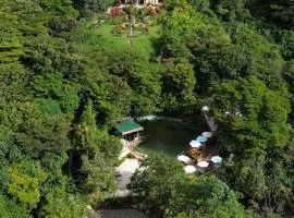 ANCESTRAL GLAMPING