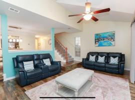 MidLongTerm Rntal Comfy Home Away Near VA Beach, hotel in Virginia Beach