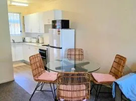 Tuncurry 2BR Walk to Lake
