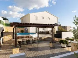 Amazing Home In Makarska