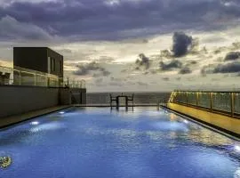 Somerset Beach front By ocean Breeze apartments,