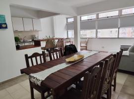 Departamento sobre la costanera