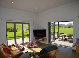Magical property close to Mangawhai, hotel in Mangawhai