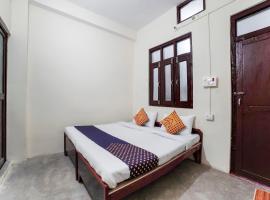 SPOT ON Hotel Aina, hotel a Rānīkhet