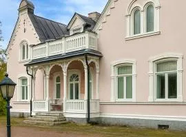 2 Bedroom Stunning Apartment In Högsby