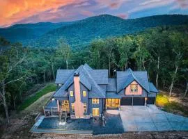 Pet Friendly Mountaintop 4-5 Bdrms Sleeps 12 -18