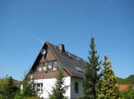Gemütliche Wohnung mit Kamin in Dresden-Freital, Hotel in Rabenau