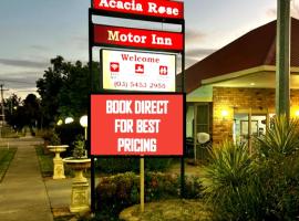 Acacia Rose Motor Inn, hotel con bañera de hidromasaje en Barham