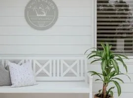 White Haven Port Willunga 6 Bedroom group entertainer with Games shed and Pizza oven