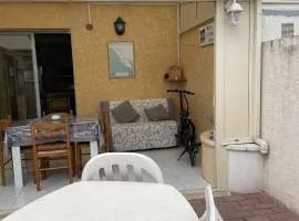 Maisonette plain-pied avec cour fermée, proche plage et commerces - FR-1-476-248